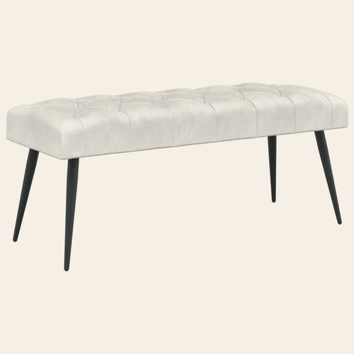 Banc de lit Princes écru en velours capitonné à boutons, vue de trois quarts
