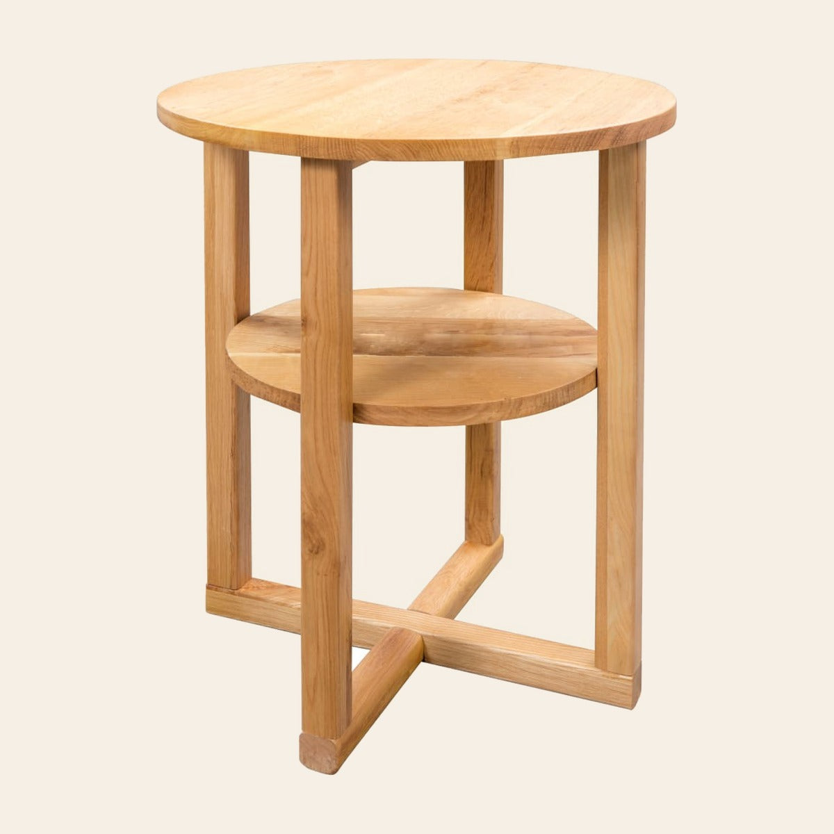 Table de chevet Sélène ronde en chêne massif, vue de trois quarts