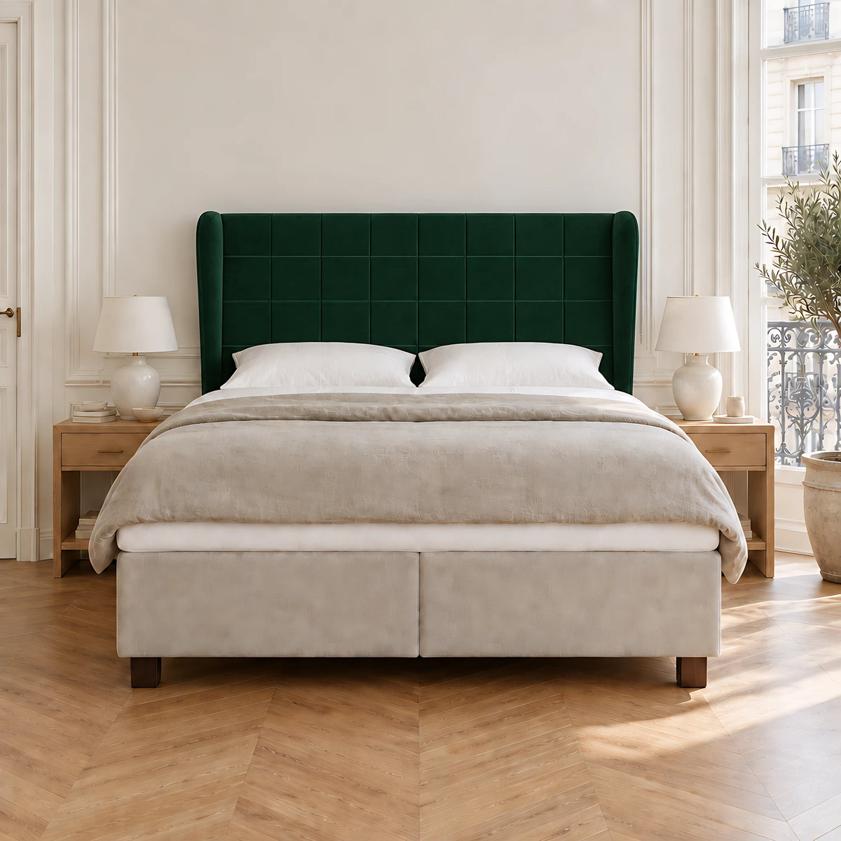 Tête de lit Trocadéro vert sapin derrière un lit double, vue de face