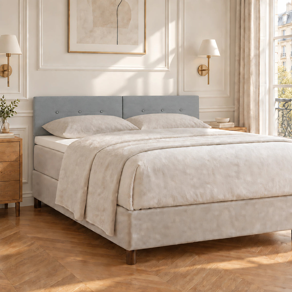 Tête de lit en tissu à poser Marais gris clair dans une chambre parisienne